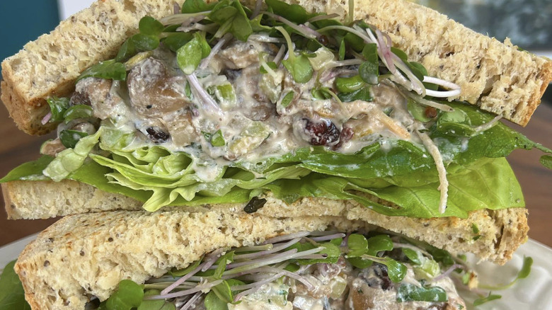 vegan "chicken" salad sandwhich 