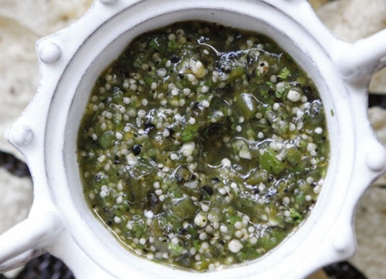 Green Salsa with Tomatillos 