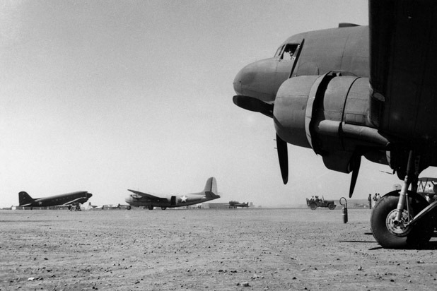 WWII: Marines at Camp Elliot in California (1944)