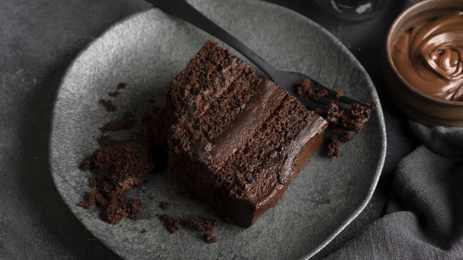 https://www.thedailymeal.com/img/gallery/miso-is-the-secret-ingredient-you-need-to-add-to-your-chocolate-cake/l-intro-1689204475.jpg