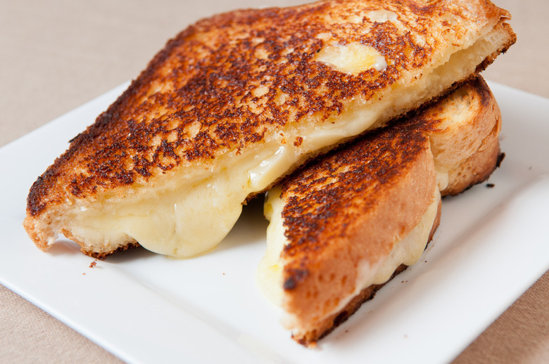 Spicy Sharp Cheddar Grilled Cheese