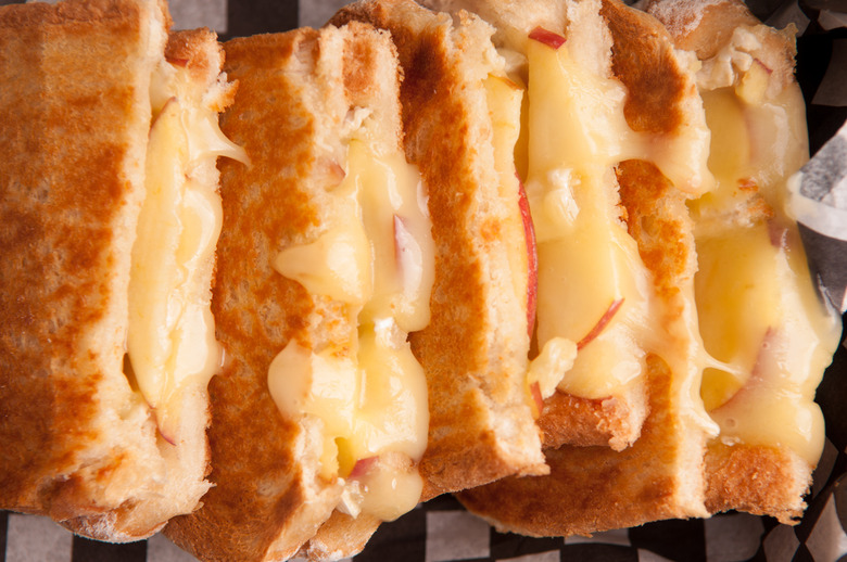 Horseradish Cheddar and Apple Grilled Cheese