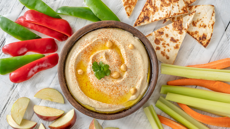 hummus with dippers