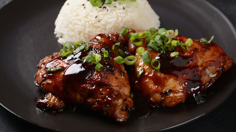 Plate of chicken adobo