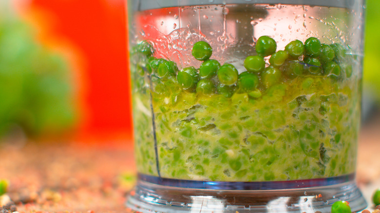 peas in a food processor 