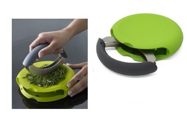 2-in-1 Herb Cutter and Cutting Board