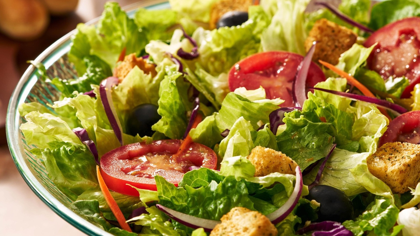 What Most People Don't Realize About Olive Garden's Salad