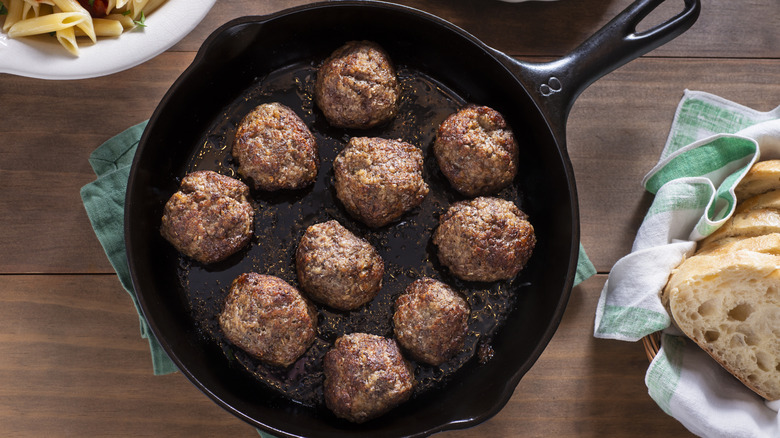 a skillet of meatballs