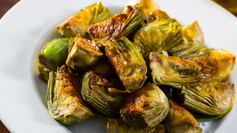 fried artichoke hearts with salt