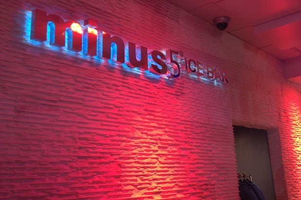 Minus5's Lobby