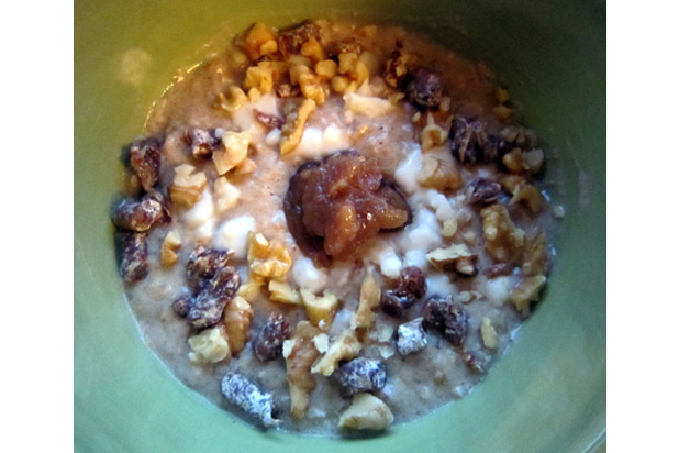 Date-Nut Oatmeal