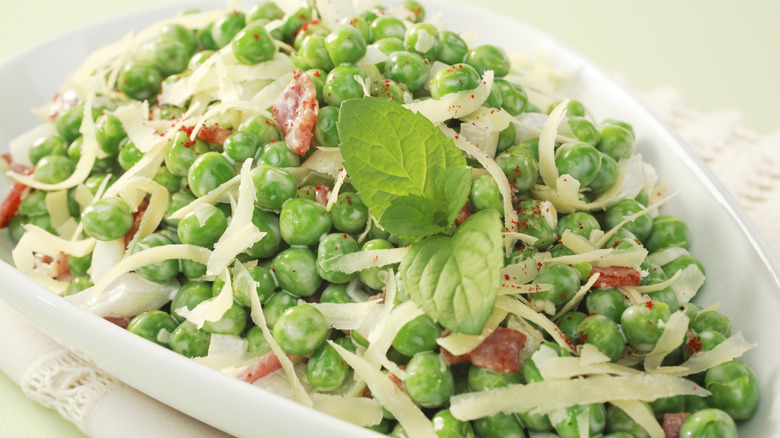 pea salad with bacon and cheese