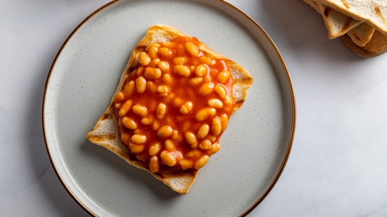 Baked beans on toast