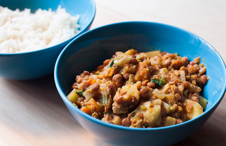 Slow-Cooker Vegetarian and Vegan Lentil Curry