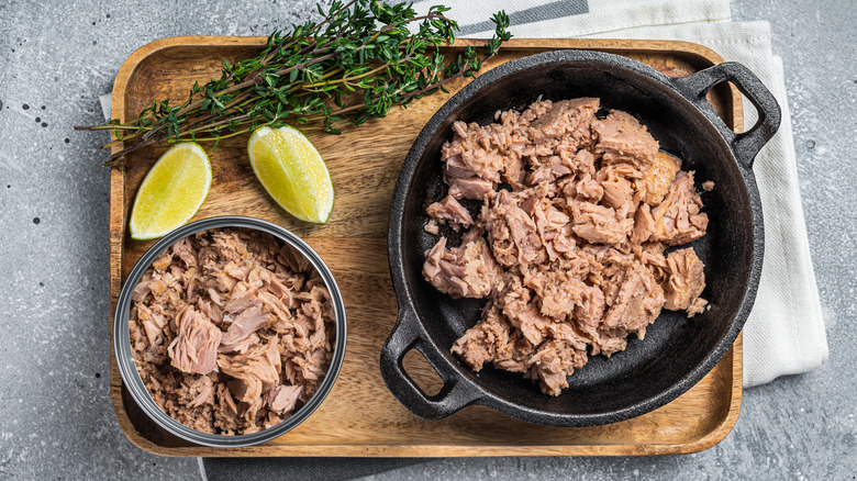 Canned tuna in black pot