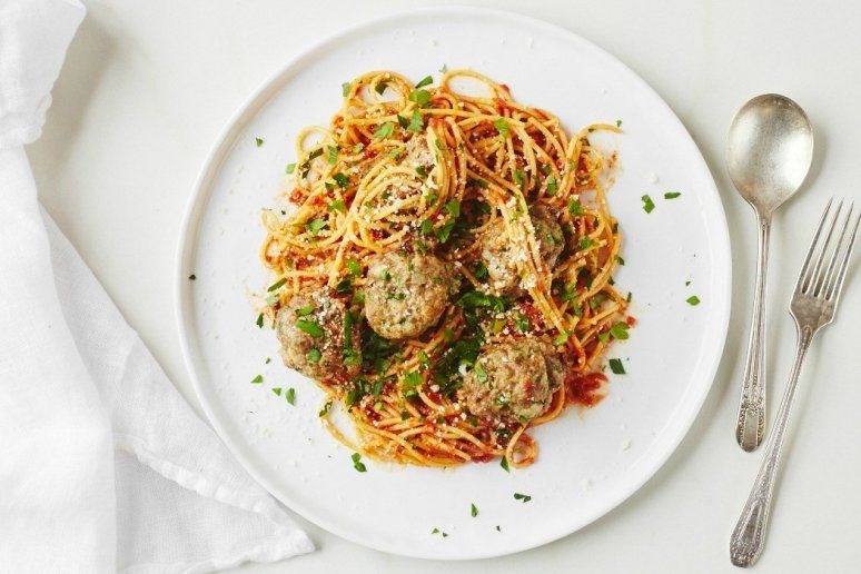 Spaghetti With Ricotta Beef Meatballs and Marinara Sauce