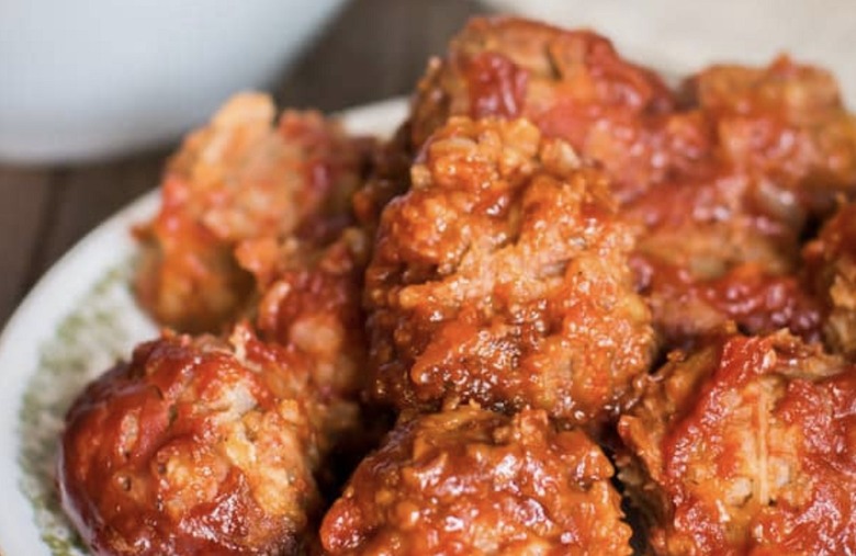 Slow Cooker Porcupine Meatballs in a Tangy Sauce