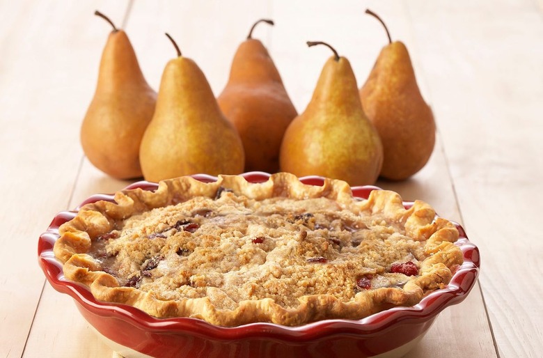 Pear and Cranberry Crumble Pie 