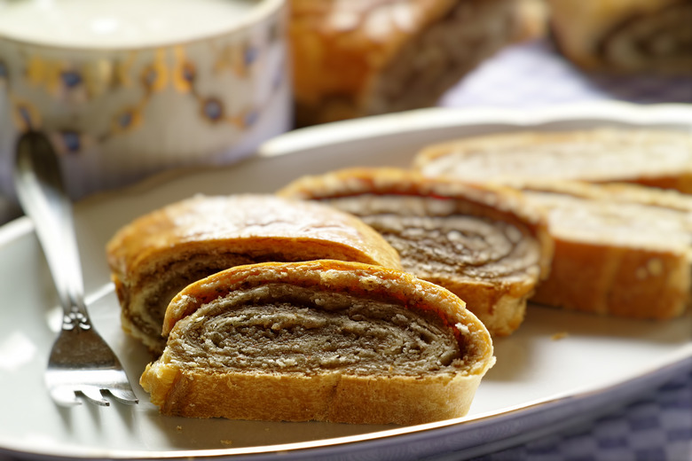 Hungarian Nut Roll 