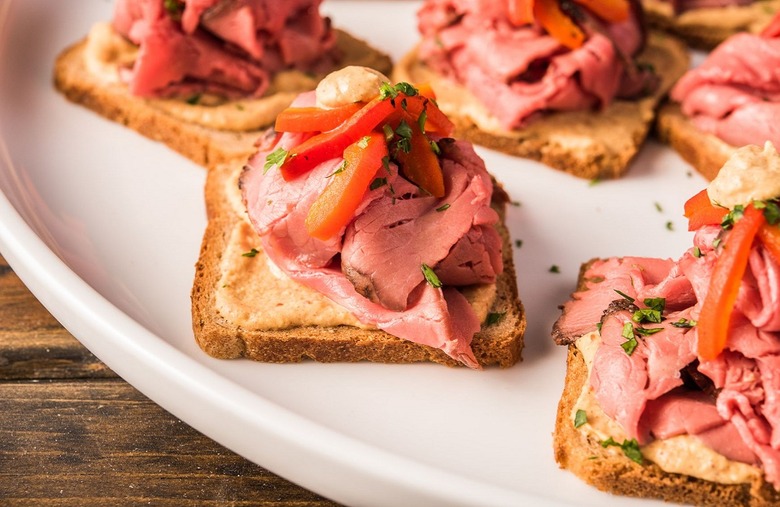 Dijon Horseradish Roast Beef Crostini