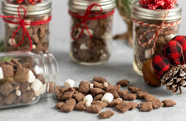 Hot Cocoa Muddy Buddies