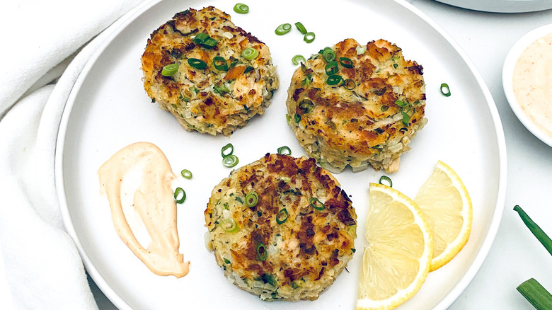 pan fried tuna patties with scallions and lemon