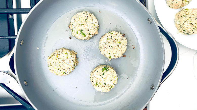 pan frying tuna patties