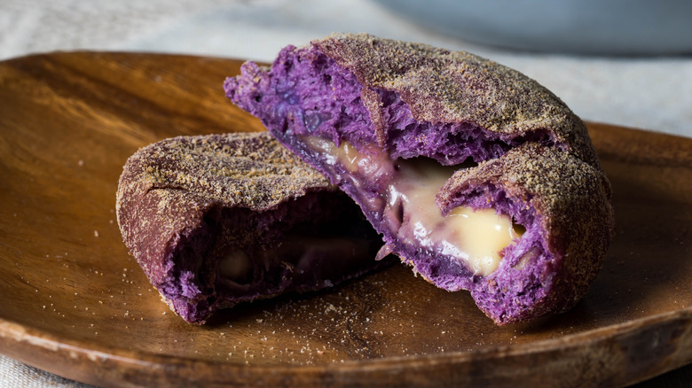 Ube cheese pandesal