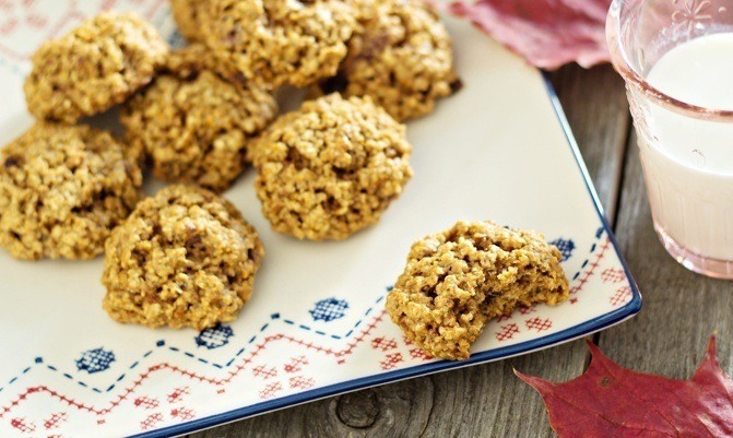 Pecan Pumpkin Spice Oatmeal Cookies