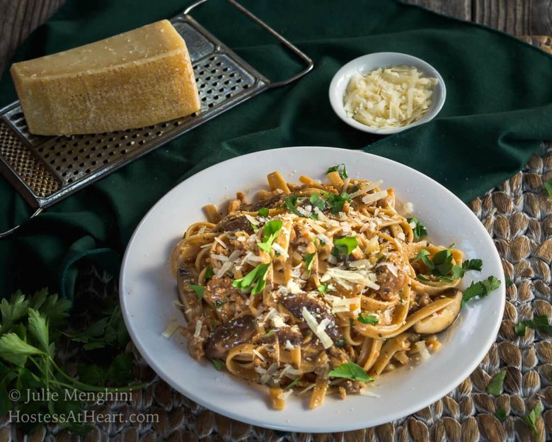 Fettuccine With Sausage and Mushrooms 