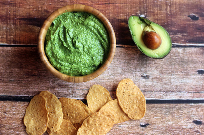 Avocado Spinach Pesto Dip