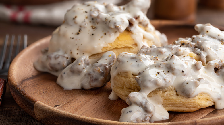 sausage gravy on biscuits