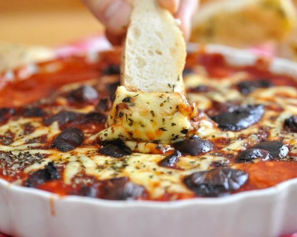 Cheesy Pizza Dip