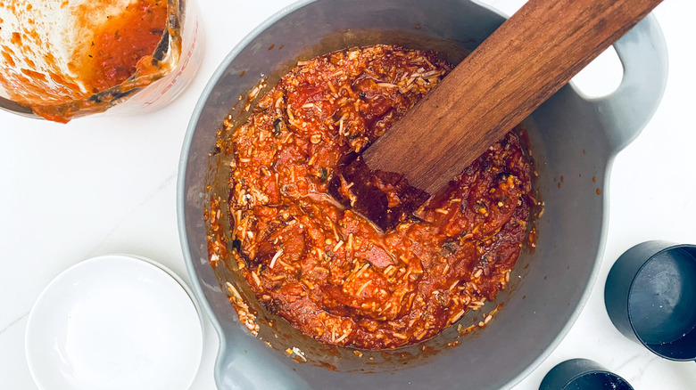 pasta sauce in bowl