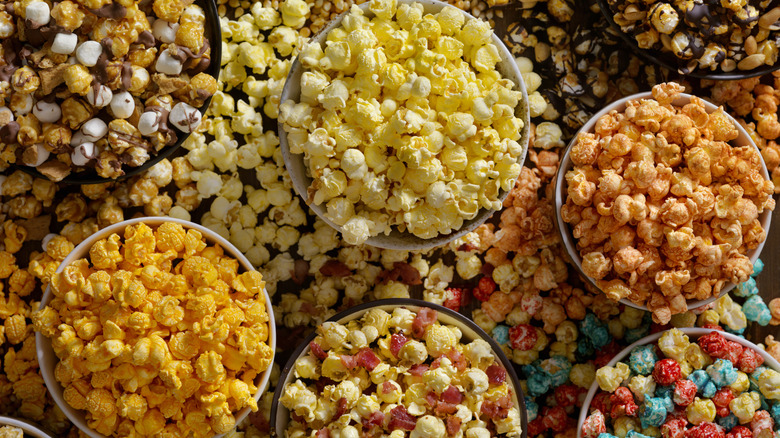 Various varieties of popcorn