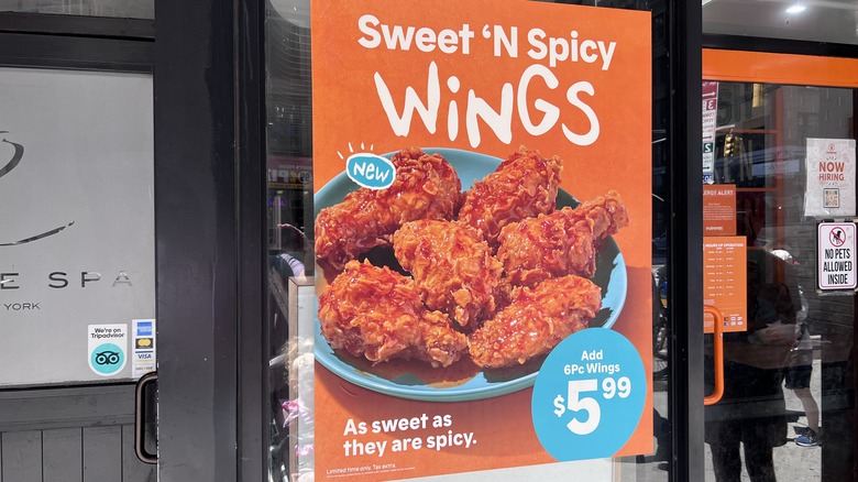 Sweet 'N Spicy Wings sign