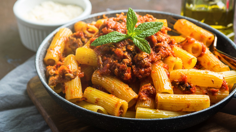 Ragù Vs Bolognese Sauce: Everything You Need To Know