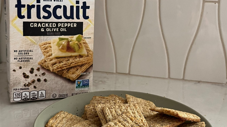 cracked pepper & olive oil triscuits