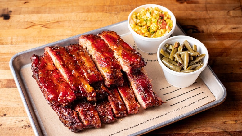 4 Rivers barbecue ribs, corn, and green beans