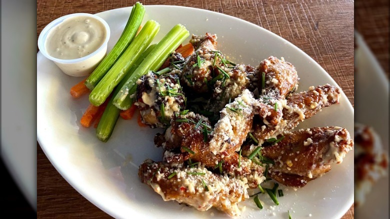 Mellow Mushroom chicken wings