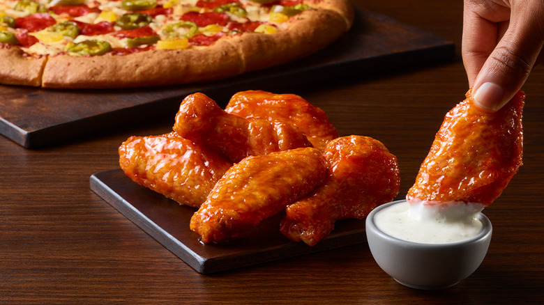 Pizza Hut chicken wings