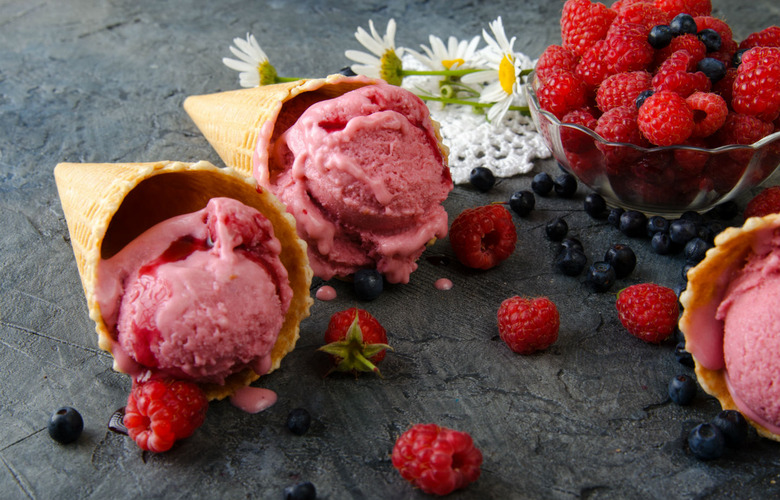 Raspberry Cheesecake Ice Cream