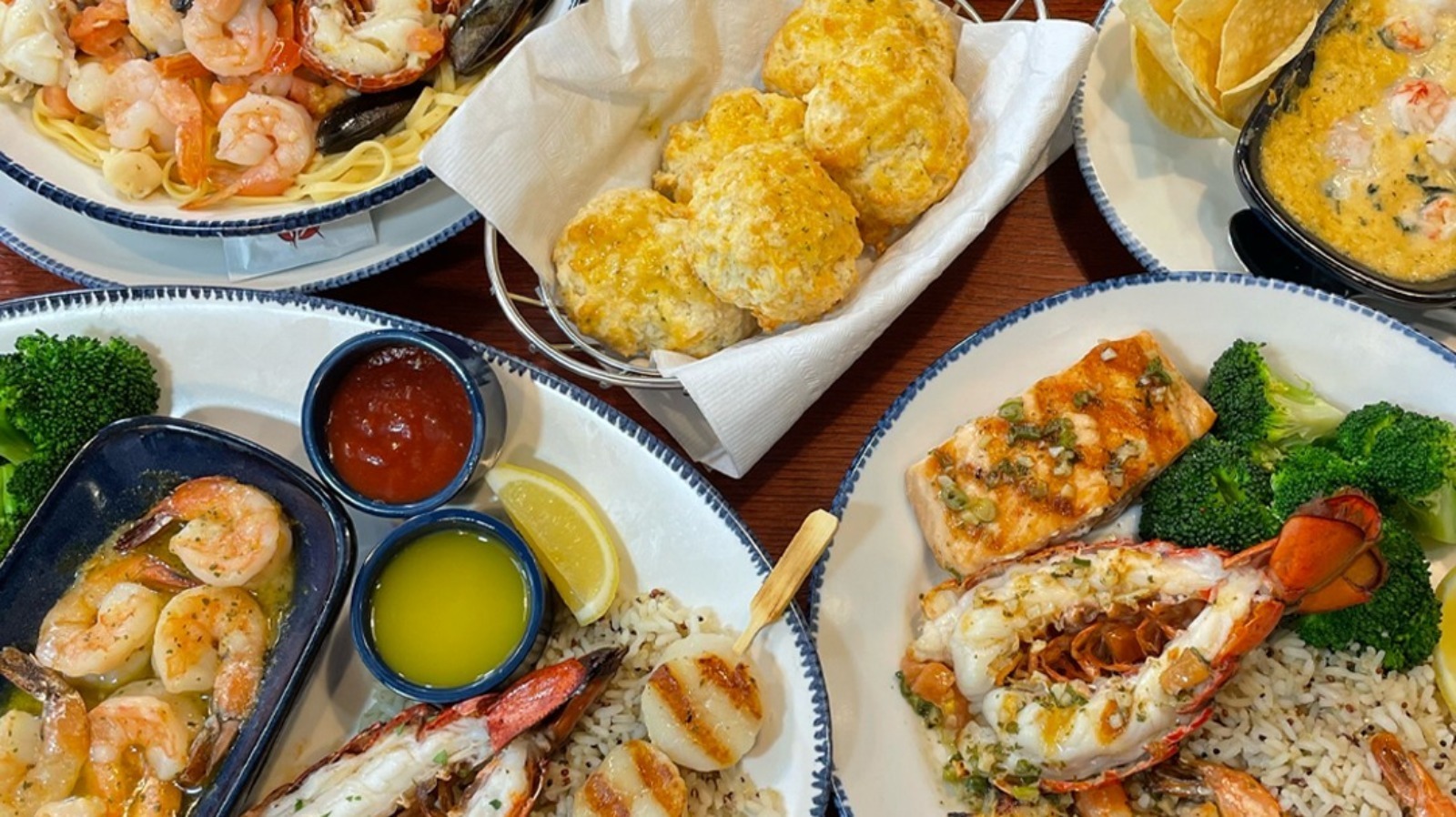 Red Lobster S New Shrimp Dish Is An Ode To Its Famous Biscuits