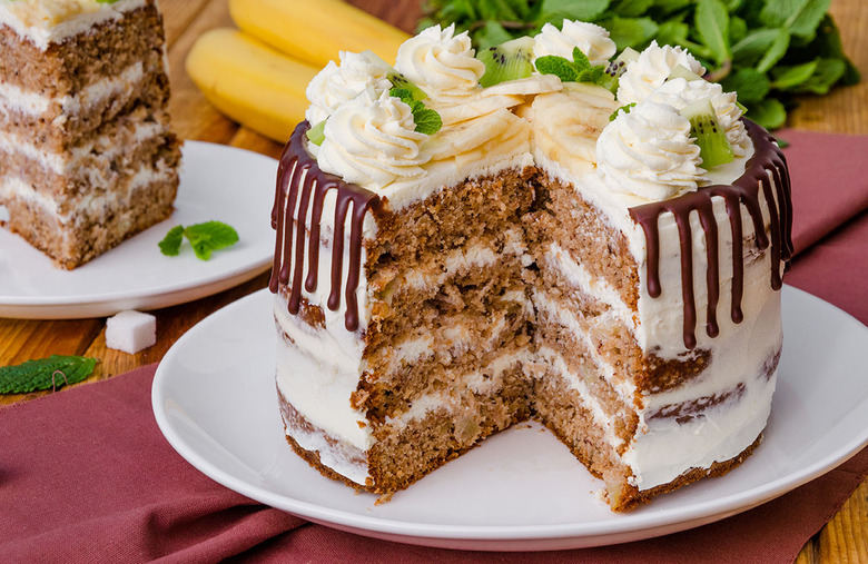 Hummingbird cake