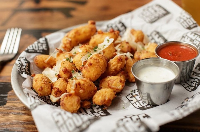 Fried cheese curds