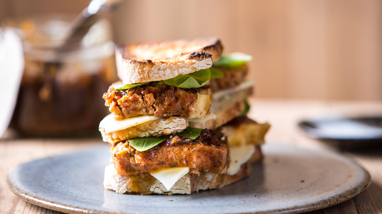 Meatloaf sandwich