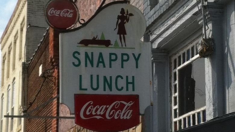 Snappy Lunch sign