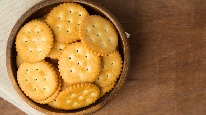 A bowl of ritz crackers