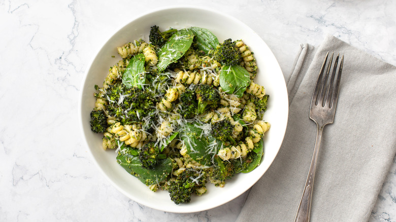 Pesto pasta with roasted broccoli