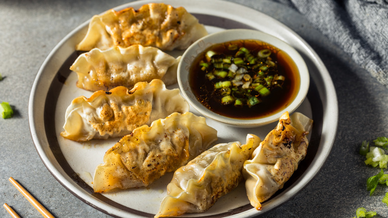 potstickers with dipping sauce
